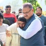 मंत्री गणेश जोशी ने दिवंगत युवक की आत्मा की शांति के लिए प्रार्थना करते हुए ईश्वर से शोकाकुल परिवार को इस असहनीय दुःख को सहने की शक्ति प्रदान करने की कामना की