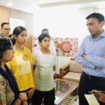 जिलाधिकारी सविन बंसल के नेतृत्व में जिला प्रशासन ने बदली असहाय परिवार की तस्वीर